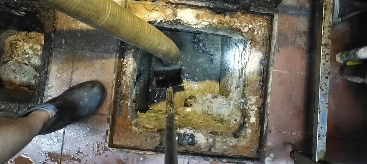 雨城污水池清理一般都有毒气，怎么预防中毒呢？