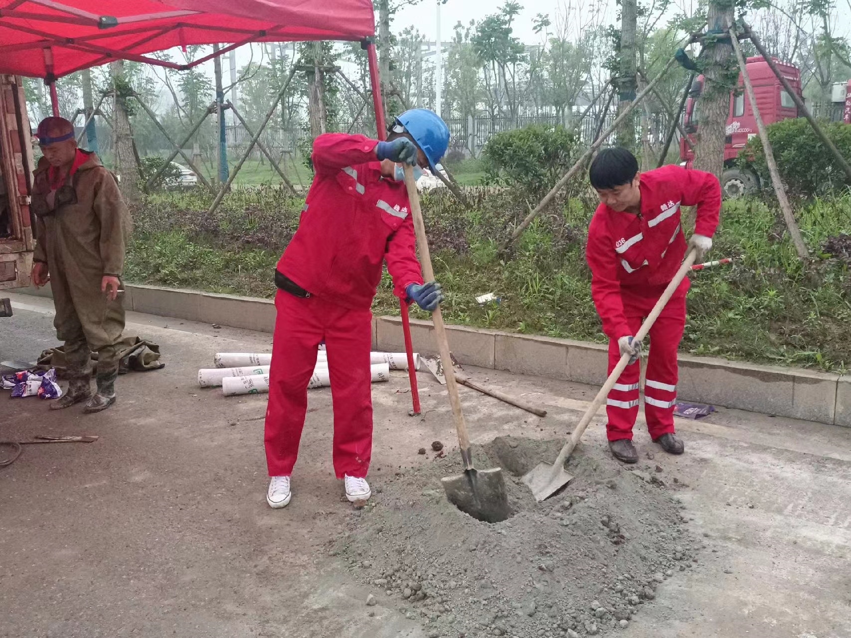 雨城管道疏通哪家好】及时进行市政管道清淤